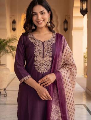 Women Ethnic Motifs Embroidered Thread Work Kurta with Trousers & With Dupatta 2
