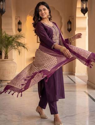Women Ethnic Motifs Embroidered Thread Work Kurta with Trousers & With Dupatta 3