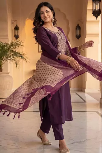 Women Ethnic Motifs Embroidered Thread Work Kurta with Trousers & With Dupatta