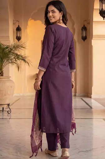 Women Ethnic Motifs Embroidered Thread Work Kurta with Trousers & With Dupatta