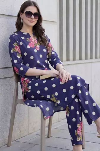 Women Floral Printed Cotton Kurta with Trousers