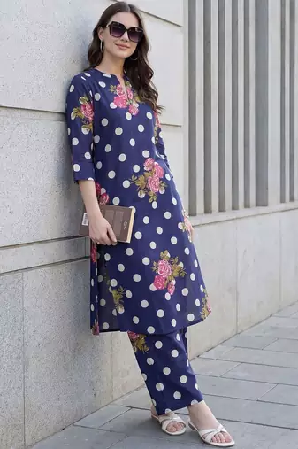 Women Floral Printed Cotton Kurta with Trousers