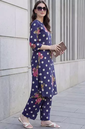 Women Floral Printed Cotton Kurta with Trousers
