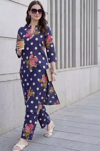 Women Floral Printed Cotton Kurta with Trousers