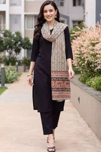 Women Ethnic Motifs Kurta with Trousers & With Dupatta