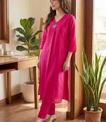 Women Liva Kurta with Trousers