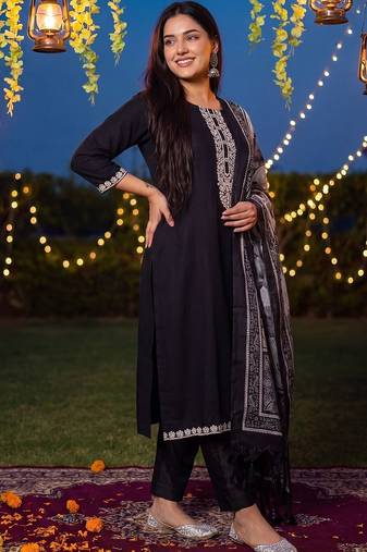 Women Ethnic Motifs Embroidered Thread Work Kurta with Trousers & With Dupatta