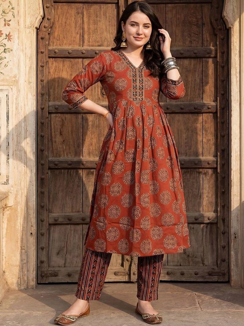 Women Ethnic Motifs Printed Empire Sequinned Cotton Kurta with Trousers