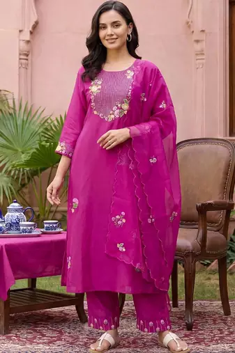 Women Floral Embroidered Thread Work Kurta with Trousers & With Dupatta