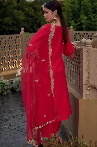Women Ethnic Motifs Embroidered Kurta with Trousers & With Dupatta