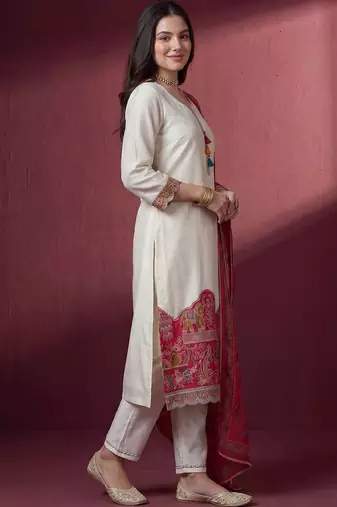 Women Animal Embroidered Kurta with Trousers & With Dupatta