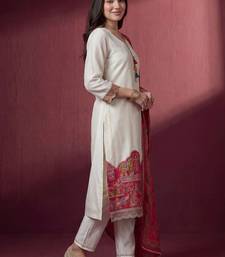 Women Animal Embroidered Kurta with Trousers & With Dupatta
