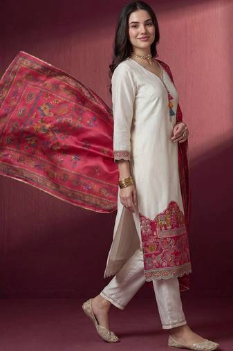 Women Animal Embroidered Kurta with Trousers & With Dupatta