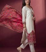 Women Animal Embroidered Kurta with Trousers & With Dupatta