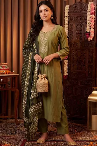 Women Ethnic Motifs Embroidered Thread Work Kurta with Trousers & With Dupatta