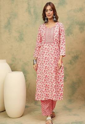 Floral printed cotton round neck kurta trouser & dupatta set 3