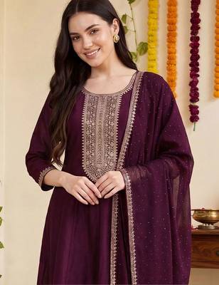 Women Ethnic Motifs Embroidered Thread Work Kurta with Trousers & With Dupatta 2