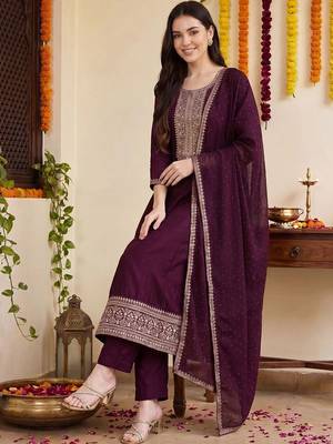Women Ethnic Motifs Embroidered Thread Work Kurta with Trousers & With Dupatta 5