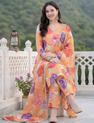 Women Floral Printed Kurta with Trousers & With Dupatta 1