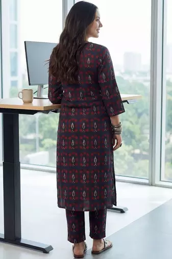 Women Ethnic Motifs Printed Cotton Kurta with Trousers