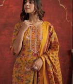 Women Floral Printed Kurta with Trousers & Dupatta