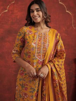 Women Floral Printed Kurta with Trousers & Dupatta 3