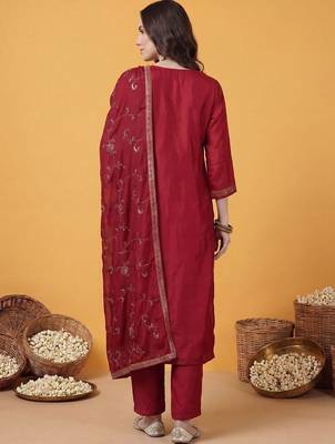 Women Ethnic Motifs Kurta with Trousers & With Dupatta 6