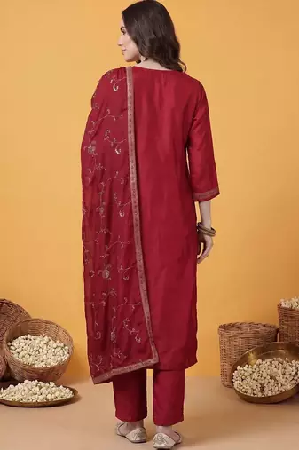 Women Ethnic Motifs Kurta with Trousers & With Dupatta