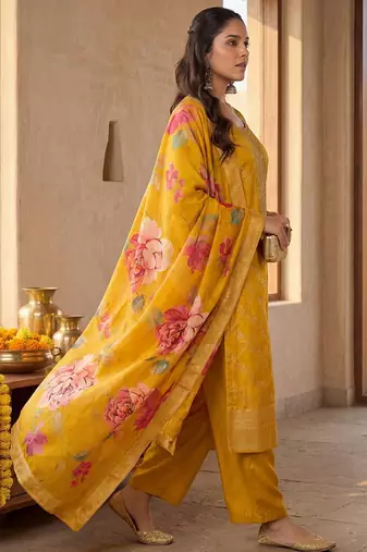 Women Ethnic Motifs Embroidered Kurta with Trousers & With Dupatta