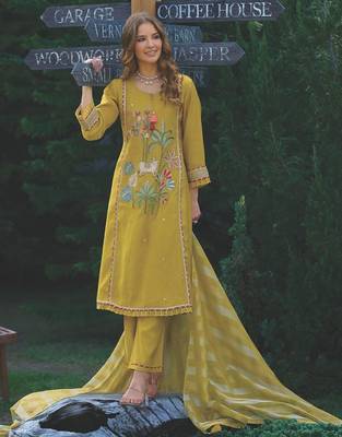 Women Ethnic Motifs Embroidered Sequinned Kurta with Trousers & With Dupatta 3