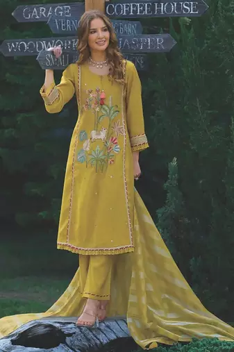 Women Ethnic Motifs Embroidered Sequinned Kurta with Trousers & With Dupatta