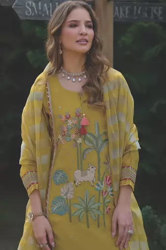 Women Ethnic Motifs Embroidered Sequinned Kurta with Trousers & With Dupatta