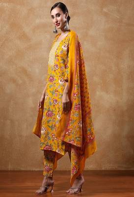 Floral printed cotton round neck kurta trouser & dupatta set 3