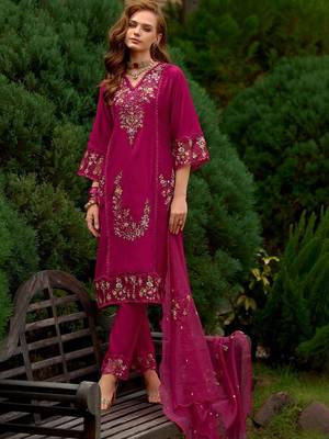 Women Floral Embroidered Thread Work Kurta with Trousers & With Dupatta 4