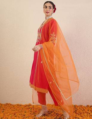 Women Ethnic Motifs Embroidered Kurta with Trousers & Dupatta 4