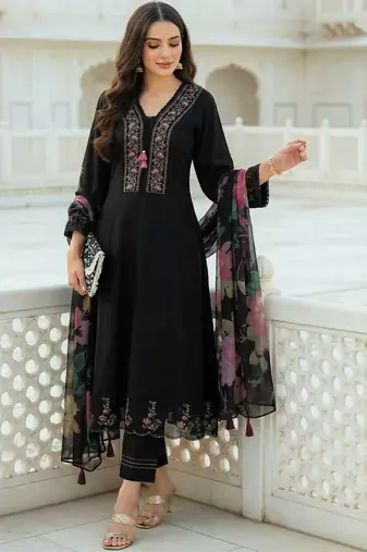 Women Floral Embroidered Thread Work Cotton Kurta with Trousers & With Dupatta