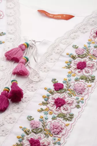 Women Floral Embroidered Thread Work Kurta with Trousers & With Dupatta