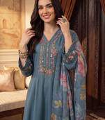 Women Floral Embroidered Thread Work Kurta with Trousers & With Dupatta