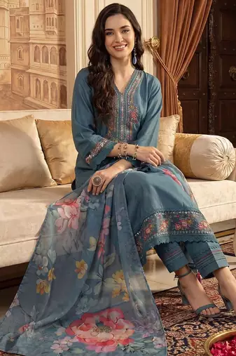 Women Floral Embroidered Thread Work Kurta with Trousers & With Dupatta