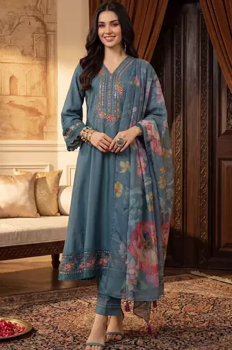 Women Floral Embroidered Thread Work Kurta with Trousers & With Dupatta
