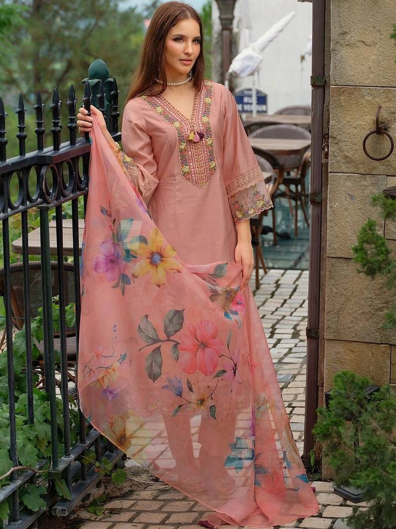 Women Ethnic Motifs Embroidered Thread Work Kurta with Trousers & With Dupatta