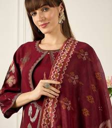 Women Ethnic Motifs Embroidered Thread Work Kurta with Trousers & With Dupatta