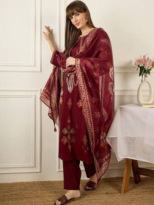 Women Ethnic Motifs Embroidered Thread Work Kurta with Trousers & With Dupatta 1