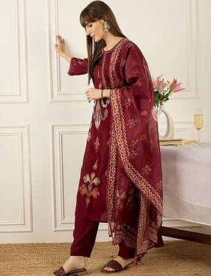 Women Ethnic Motifs Embroidered Thread Work Kurta with Trousers & With Dupatta 4