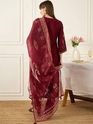 Women Ethnic Motifs Embroidered Thread Work Kurta with Trousers & With Dupatta 6