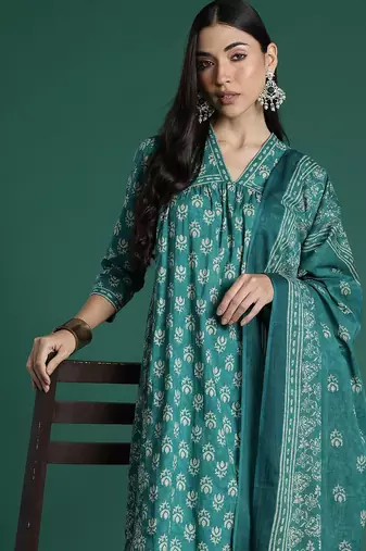 Women Floral Printed Empire Cotton Kurta with Trousers & With Dupatta