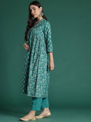 Women Floral Printed Empire Cotton Kurta with Trousers & With Dupatta 5