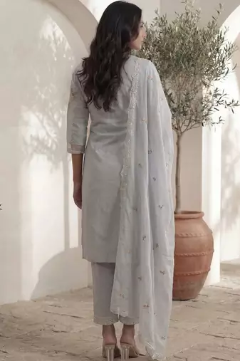 Women Ethnic Motifs Embroidered Thread Work Cotton Kurta with Trousers & With Dupatta