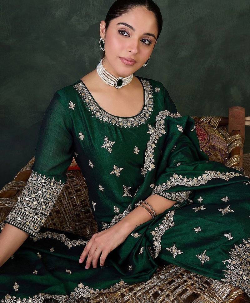 Women Ethnic Motifs Embroidered Kurta with Trousers & With Dupatta