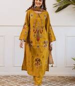 Women Ethnic Motifs Printed Kurta with Trousers & With Dupatta